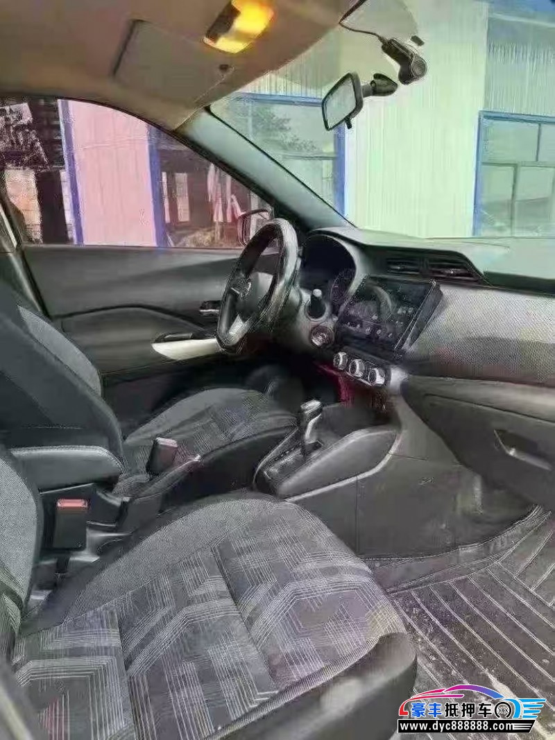 19年日产劲客轿车抵押车出售