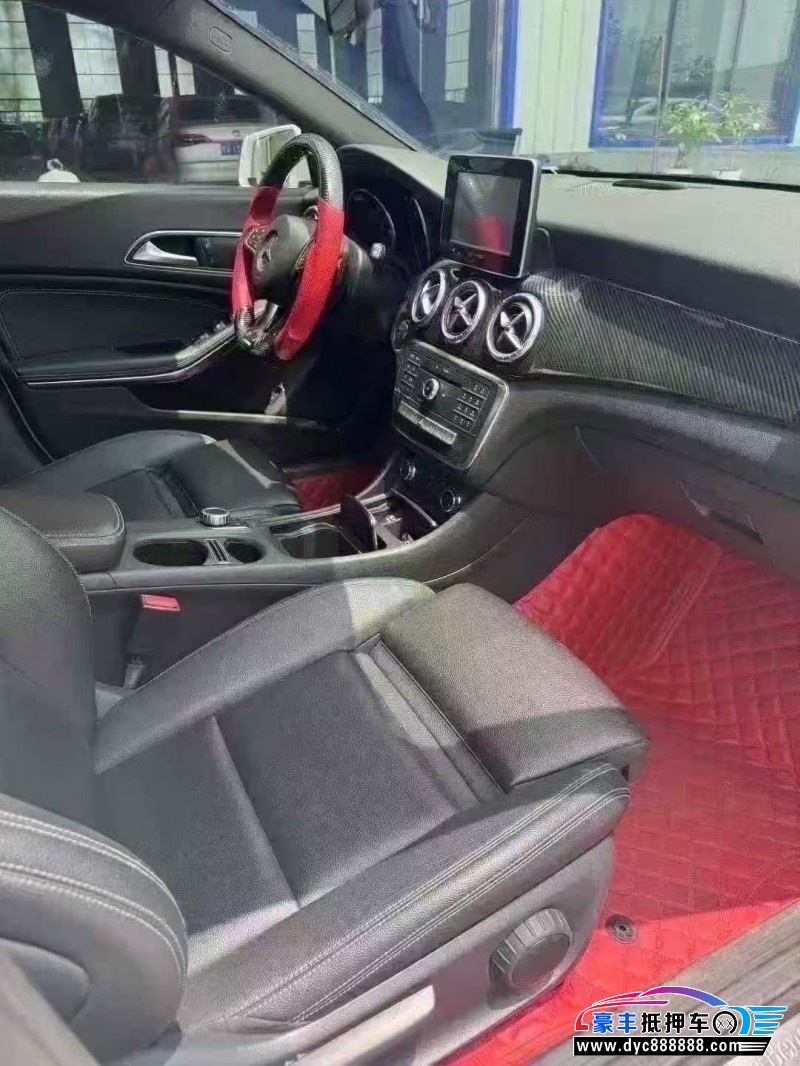 17年奔驰CLA轿车抵押车出售