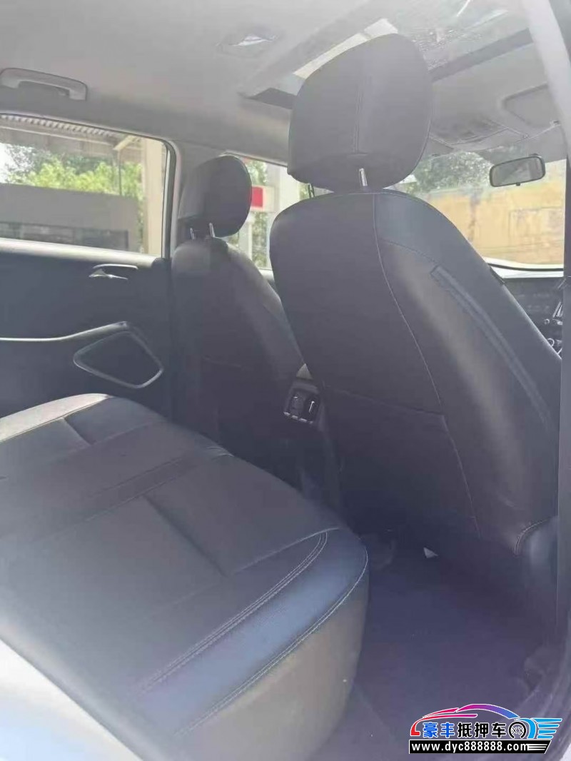 19年现代ix35轿车抵押车出售