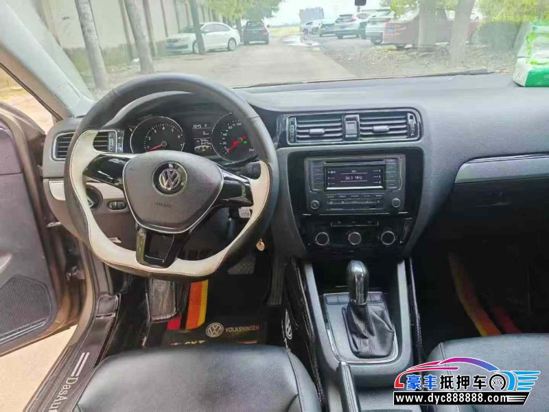 16年大众速腾轿车抵押车出售