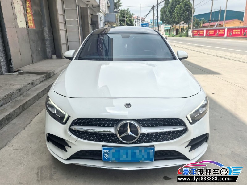 21年奔驰A轿车抵押车出售