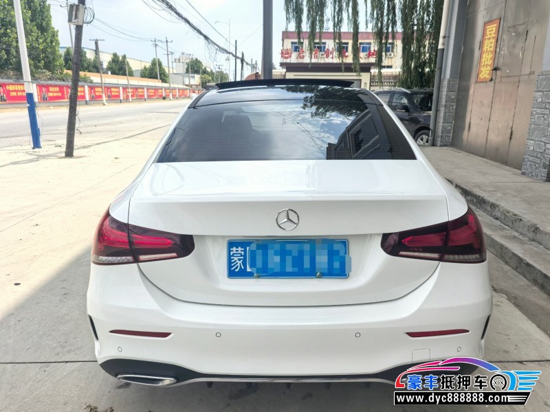 21年奔驰A轿车抵押车出售