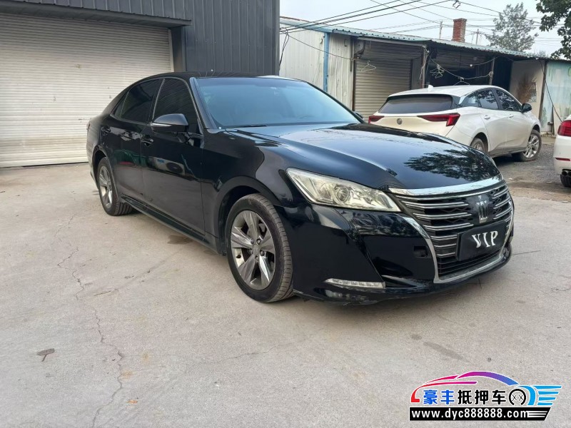 15年丰田皇冠轿车抵押车出售
