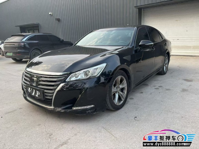 15年丰田皇冠轿车抵押车出售