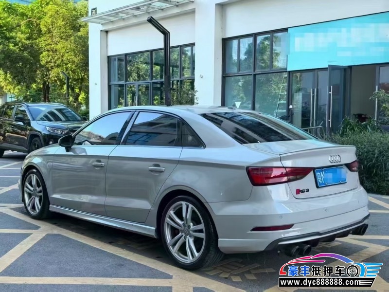 17年奥迪S3轿车抵押车出售