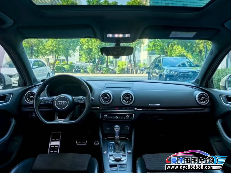 17年奥迪S3轿车抵押车出售