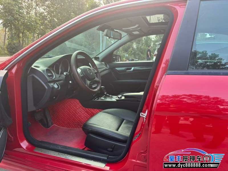 13年奔驰C轿车抵押车出售