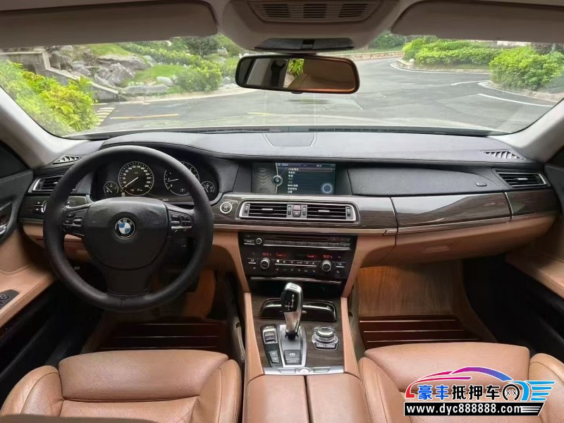 20年宝马7系轿车抵押车出售