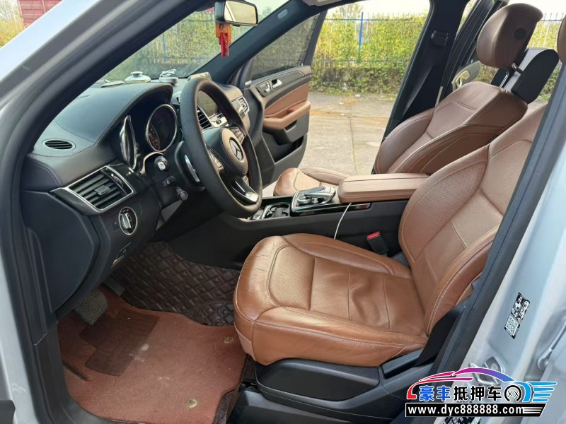 19年奔驰GLSSUV抵押车出售