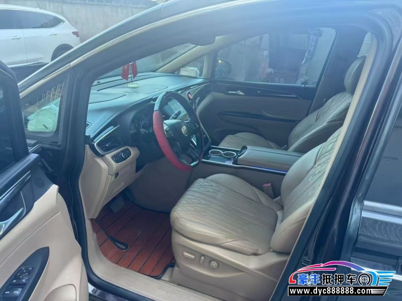 17年别克GL8轿车抵押车出售