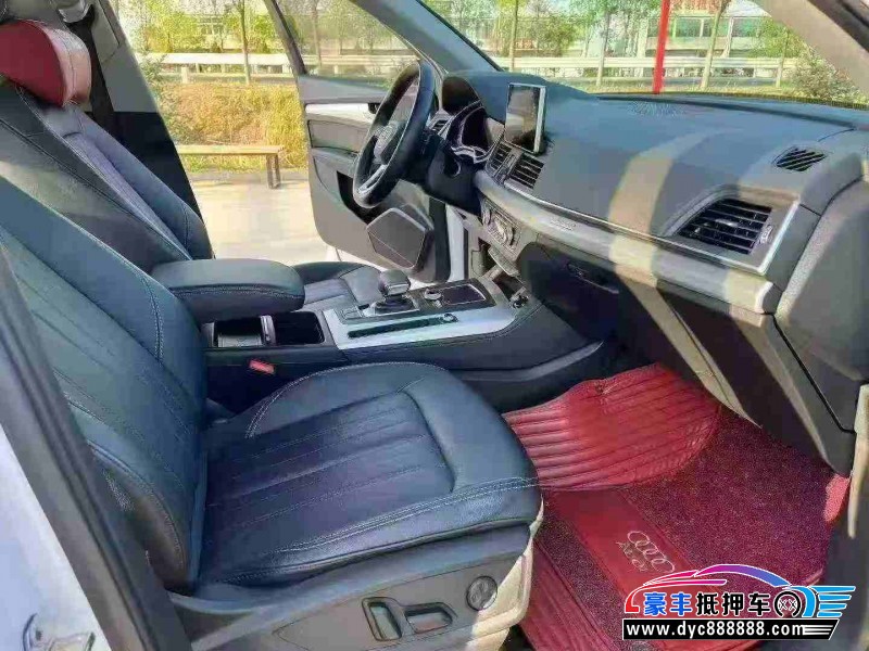 21年奥迪Q5轿车抵押车出售