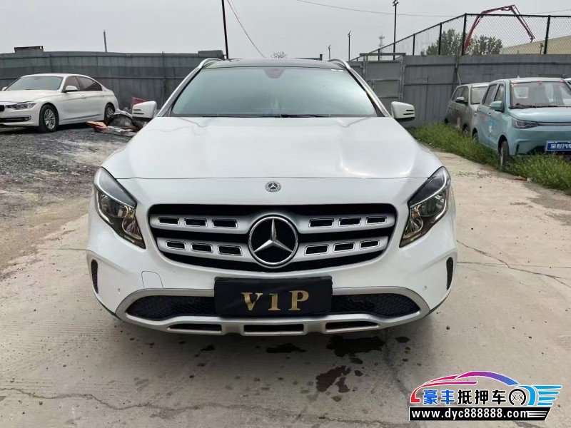 18年奔驰GLA轿车抵押车出售
