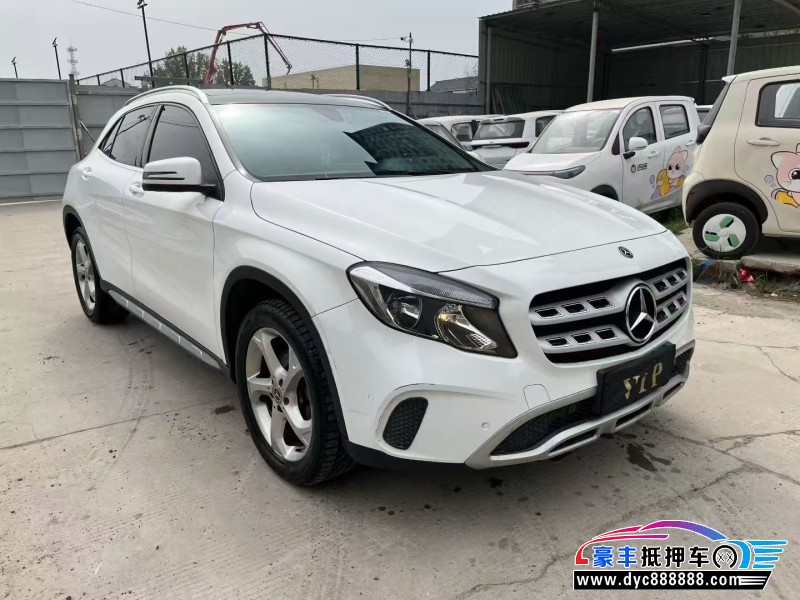 18年奔驰GLA轿车抵押车出售