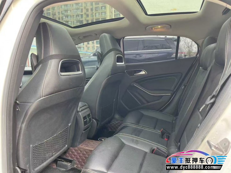 18年奔驰GLA轿车抵押车出售