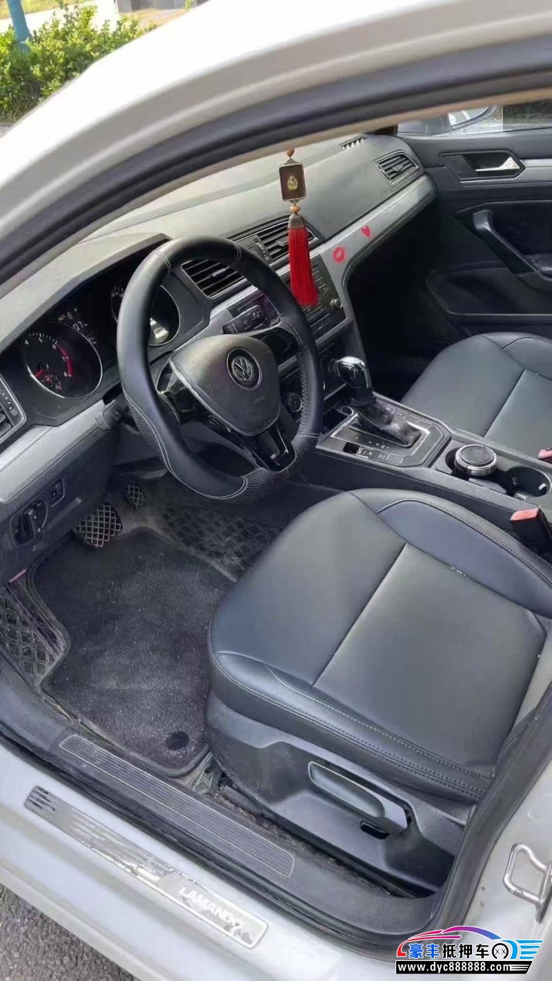 16年大众凌渡轿车抵押车出售