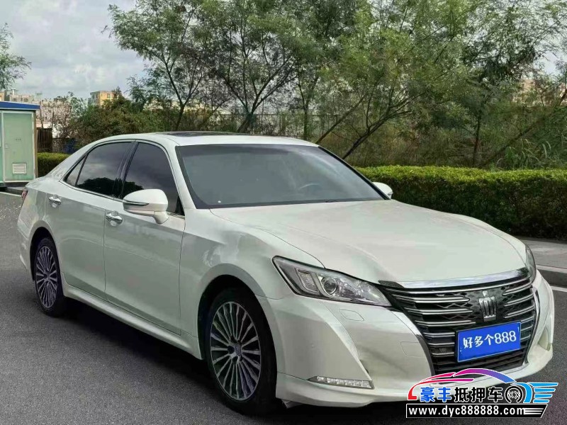 18年丰田皇冠轿车抵押车出售