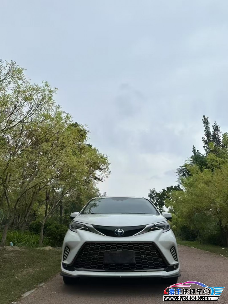 22年丰田塞纳轿车抵押车出售