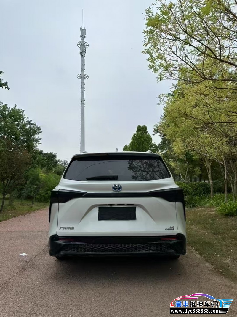 22年丰田塞纳轿车抵押车出售