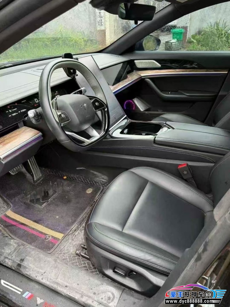 23年哪吒S轿车抵押车出售