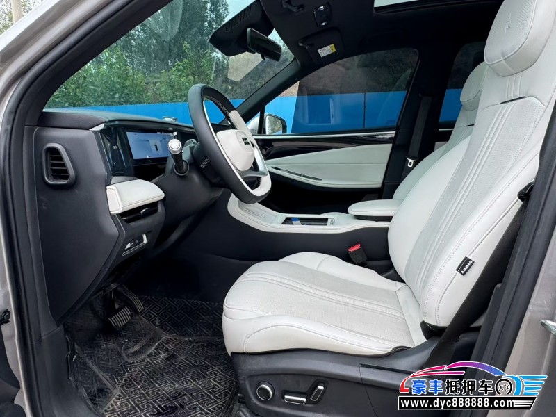 23年吉利银河L7轿车抵押车出售