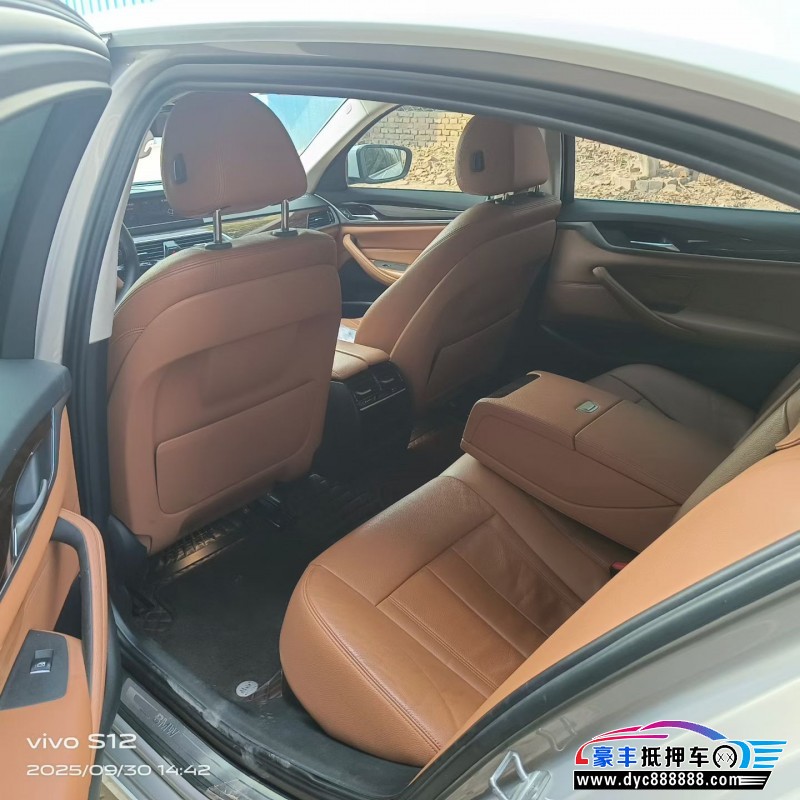 18年宝马5系轿车抵押车出售