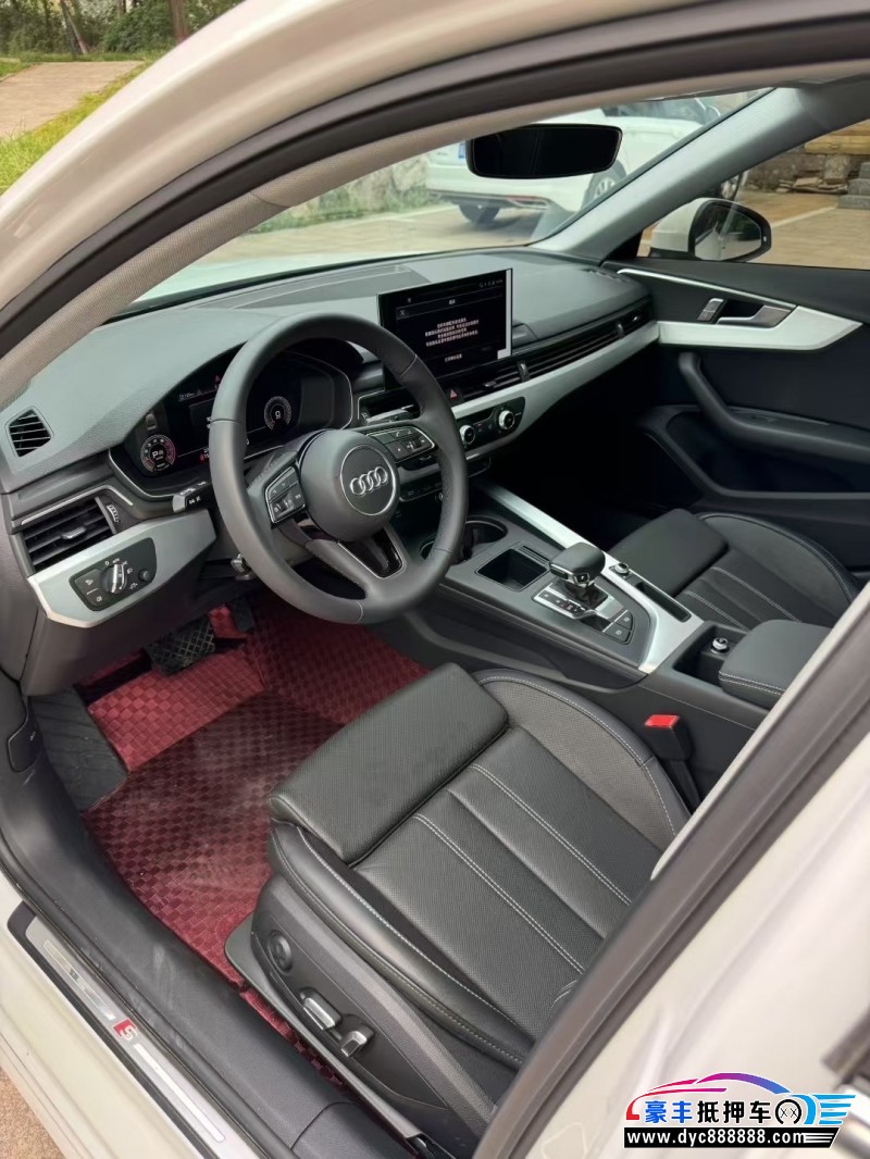 24年奥迪A4L轿车抵押车出售