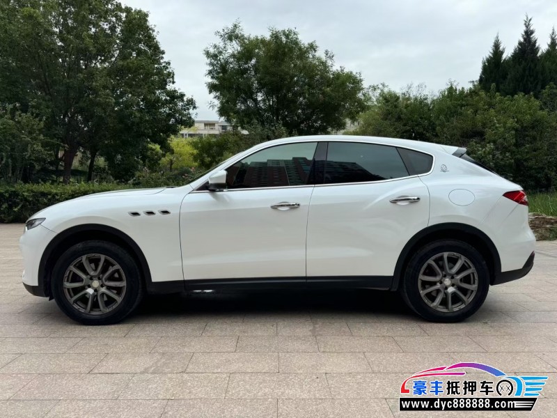 20年玛莎拉蒂莱万特轿车抵押车出售