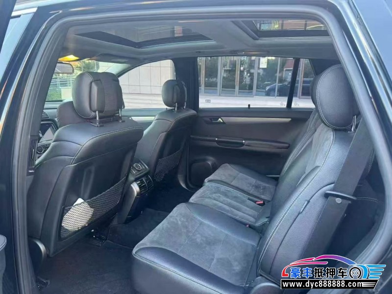 16年奔驰R轿车抵押车出售