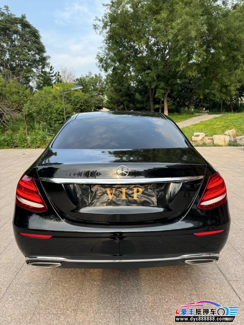 17年奔驰E轿车抵押车出售