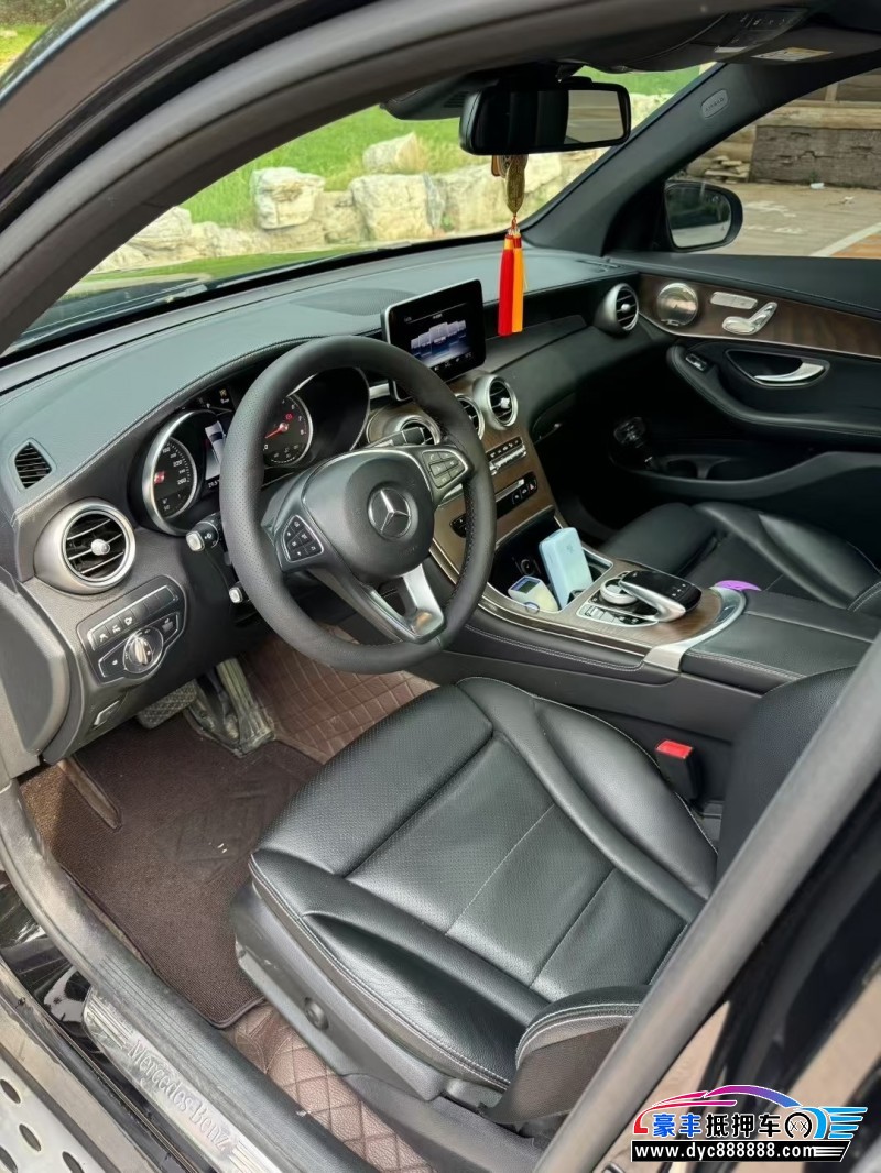 18年奔驰GLC轿车抵押车出售