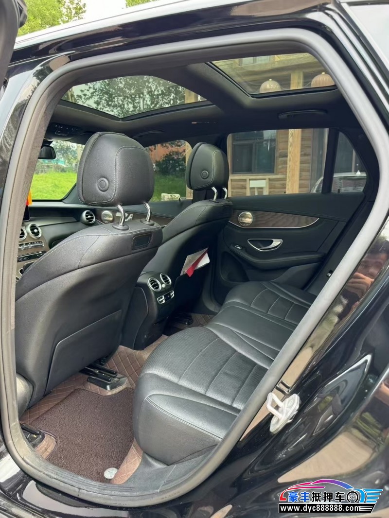 18年奔驰GLC轿车抵押车出售