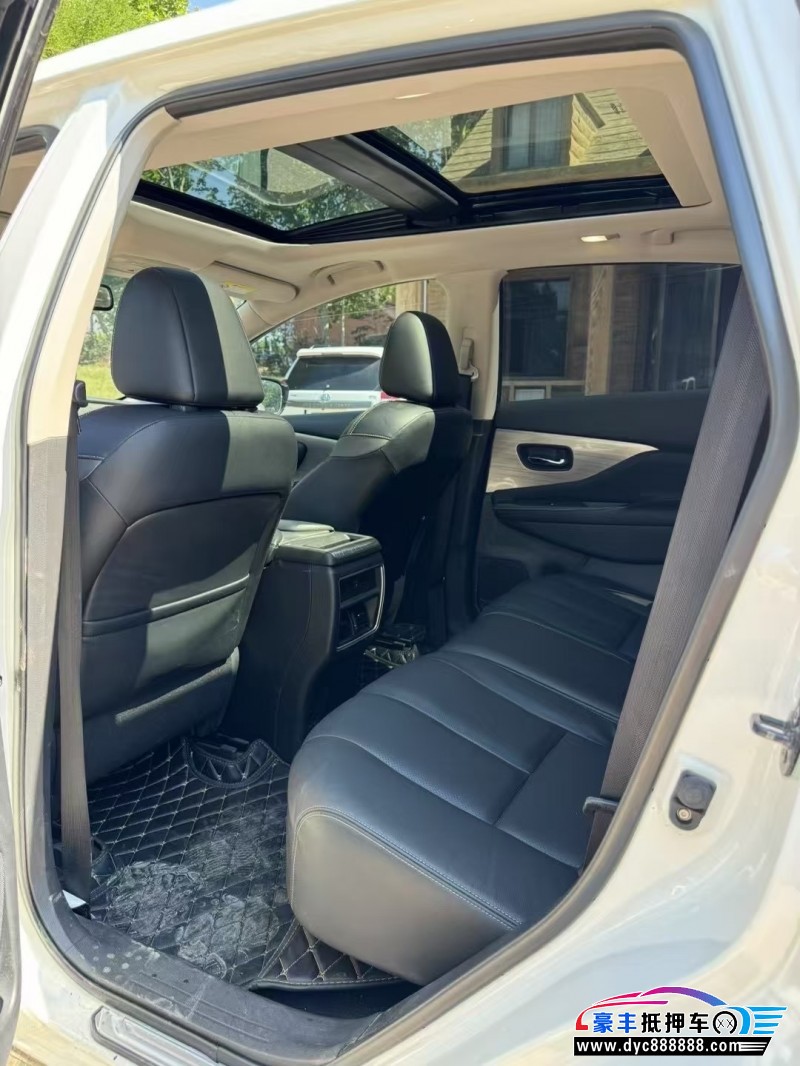 21年日产楼兰轿车抵押车出售