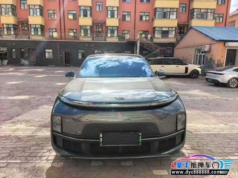 23年理想L8轿车抵押车出售