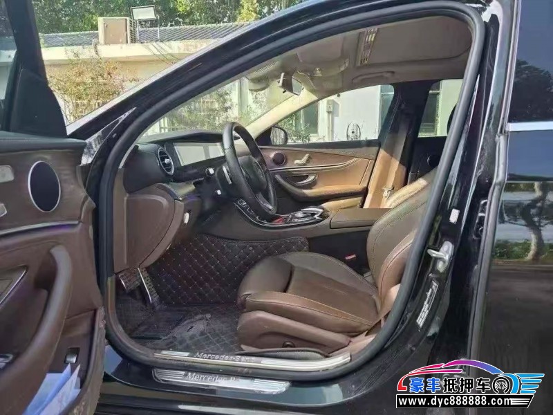 17年奔驰E轿车抵押车出售