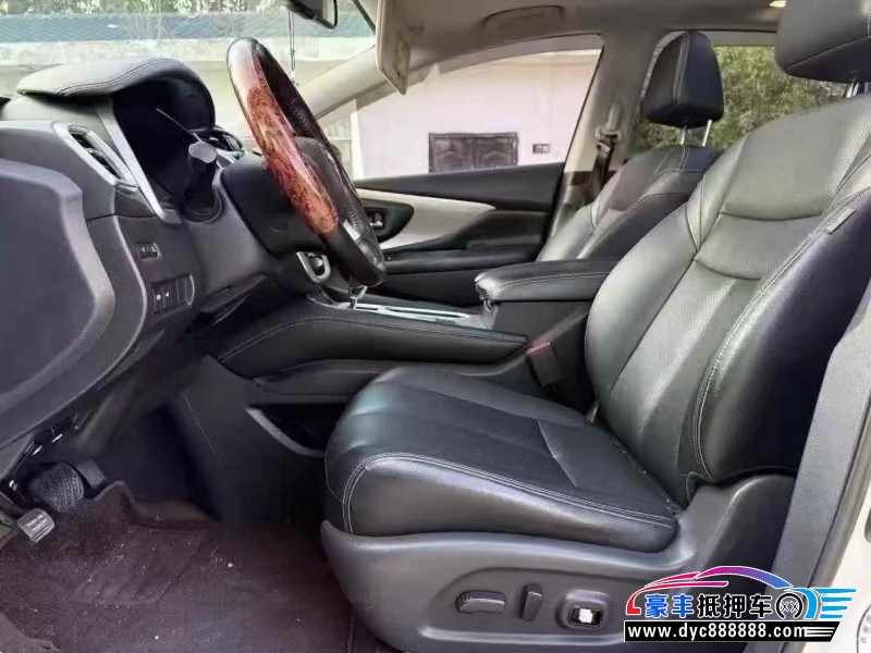 20年日产楼兰轿车抵押车出售