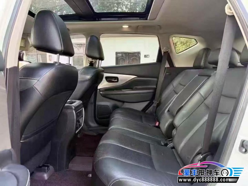 20年日产楼兰轿车抵押车出售