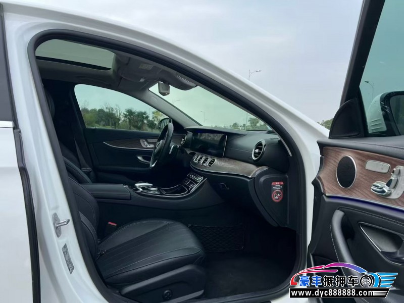 17年奔驰E轿车抵押车出售