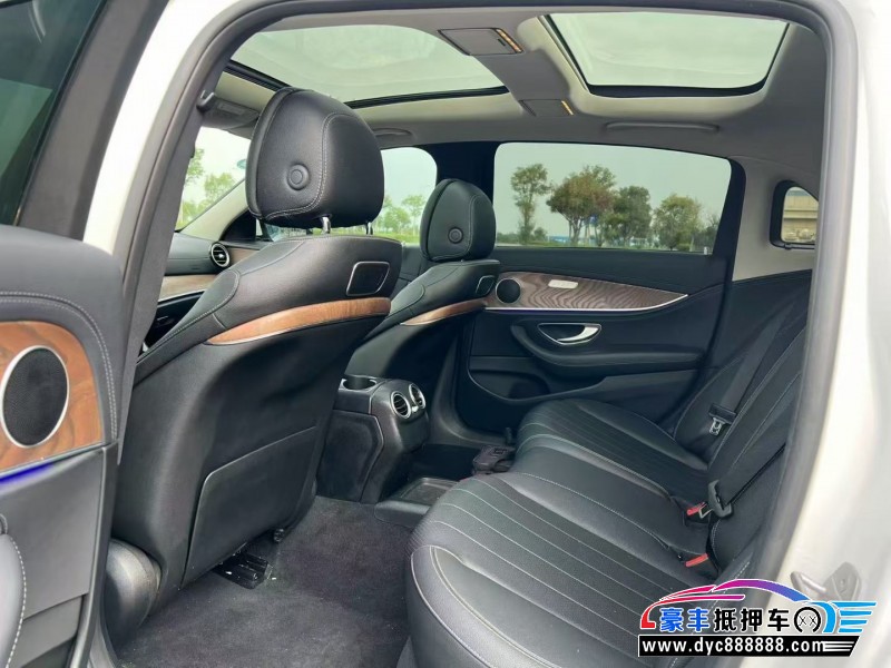 17年奔驰E轿车抵押车出售