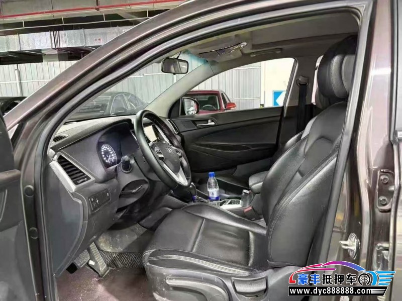 17年现代途胜轿车抵押车出售