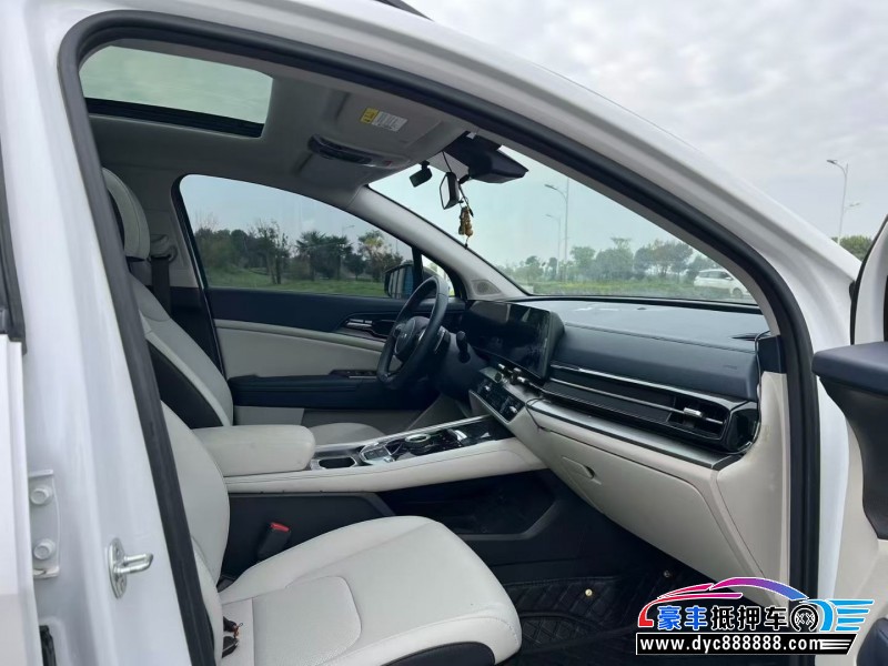 23年起亚狮铂拓界轿车抵押车出售