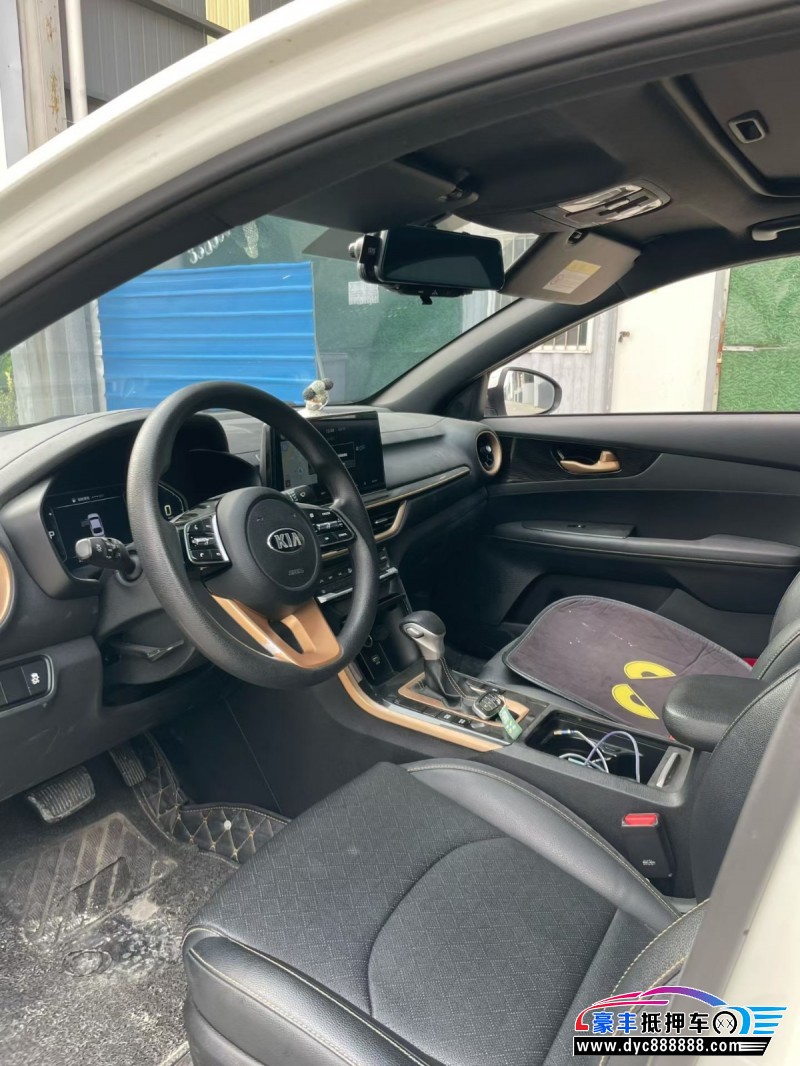 21年起亚K3轿车抵押车出售