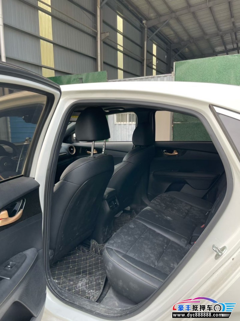 21年起亚K3轿车抵押车出售