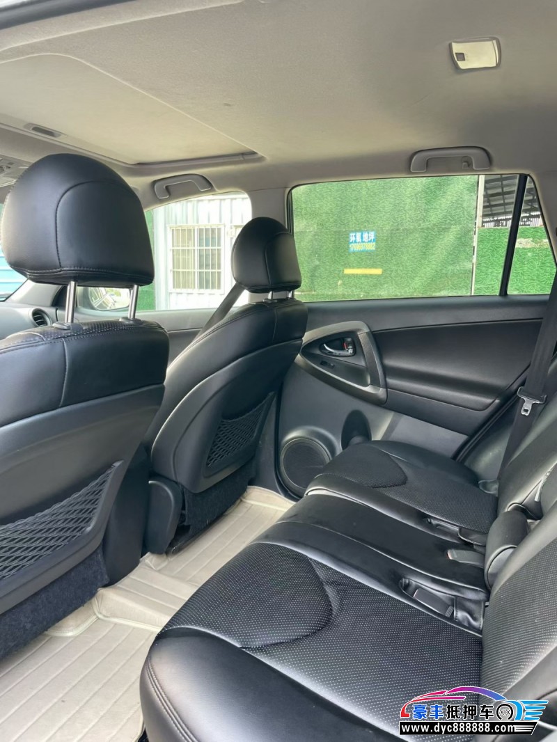 12年丰田RAV4轿车抵押车出售