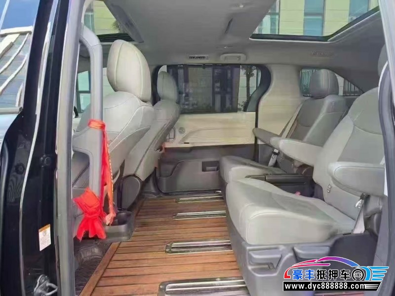 23年丰田格瑞维亚轿车抵押车出售