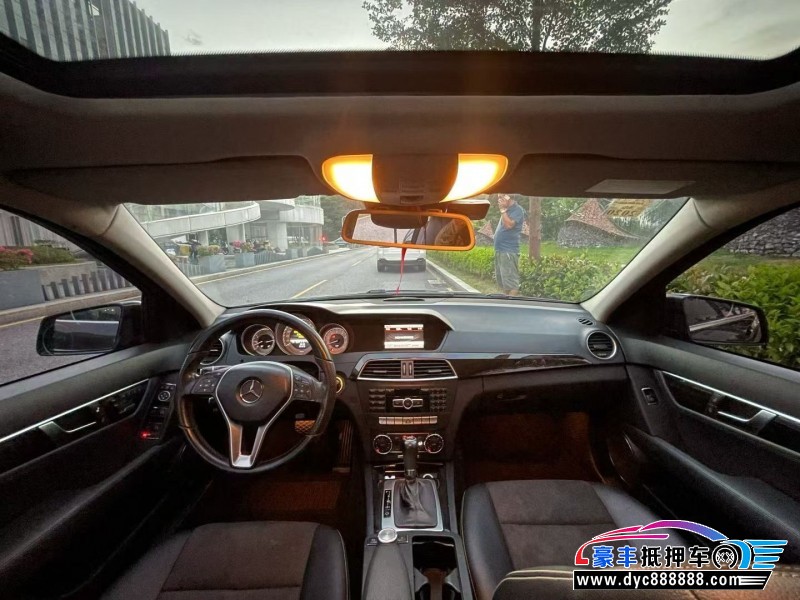 14年奔驰C轿车抵押车出售