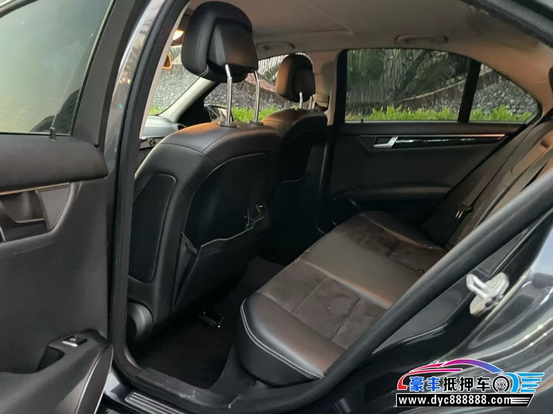 14年奔驰C轿车抵押车出售