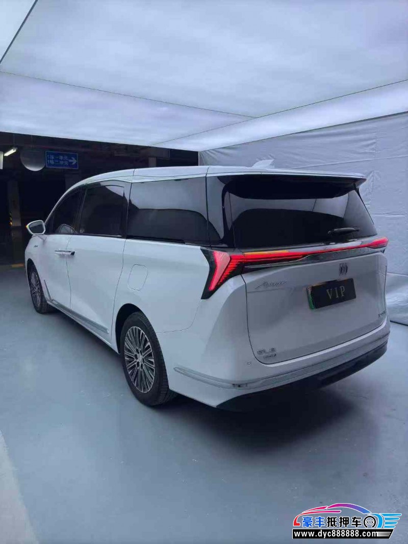 24年别克GL8轿车抵押车出售