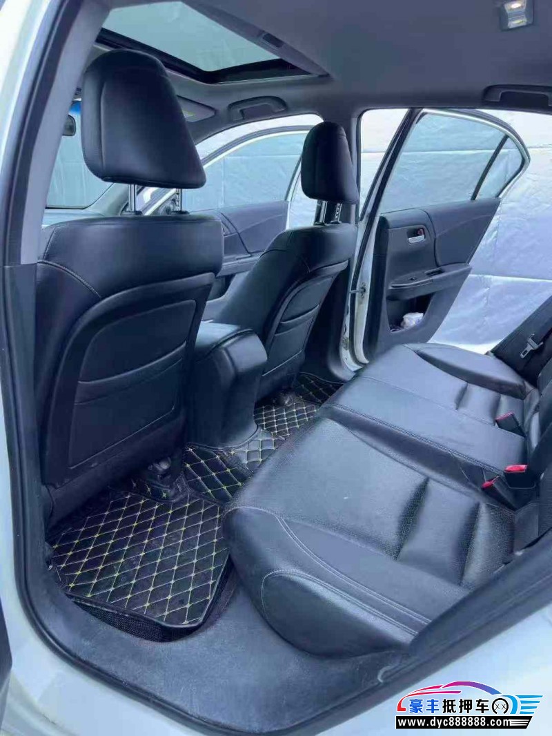 14年本田雅阁轿车抵押车出售