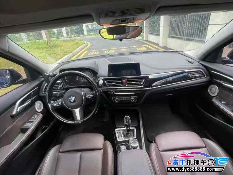 21年宝马1系轿车抵押车出售