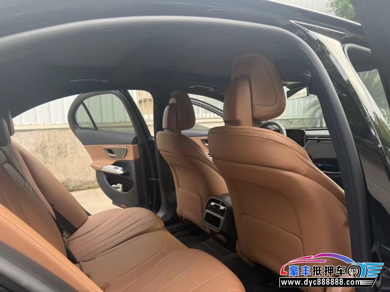 25年奔驰E轿车抵押车出售